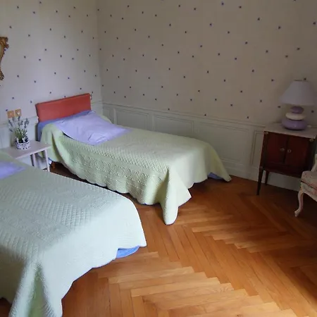לינה וארוחת בוקר Chateau De La Motte 3*