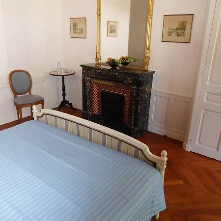 Chateau De La Motte Bed & Breakfast