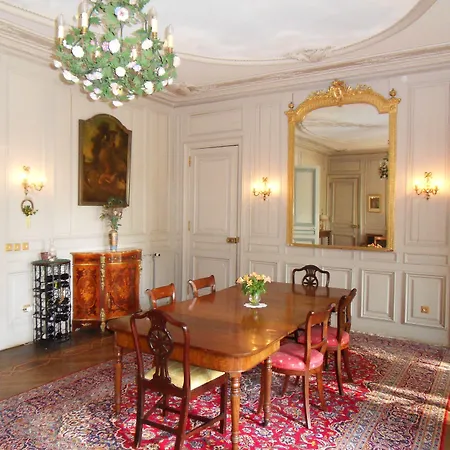 Chateau De La Motte Bed & Breakfast