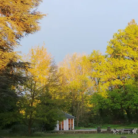 Chateau De La Motte Bed & Breakfast
