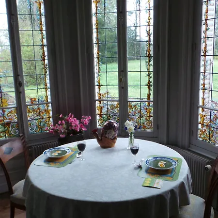 Bed & Breakfast Chateau De La Motte Noailly