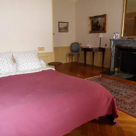 Bed & Breakfast Chateau De La Motte Noailly