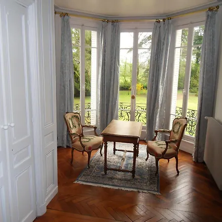 לינה וארוחת בוקר Chateau De La Motte
