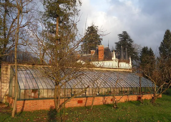 Château De La Motte Alojamento de Acomodação e Pequeno-almoço Noailly