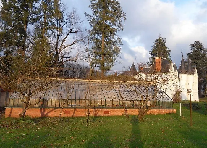 Château De La Motte Alojamento de Acomodação e Pequeno-almoço Noailly
