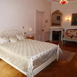 Chateau De La Motte Frühstückspension Noailly