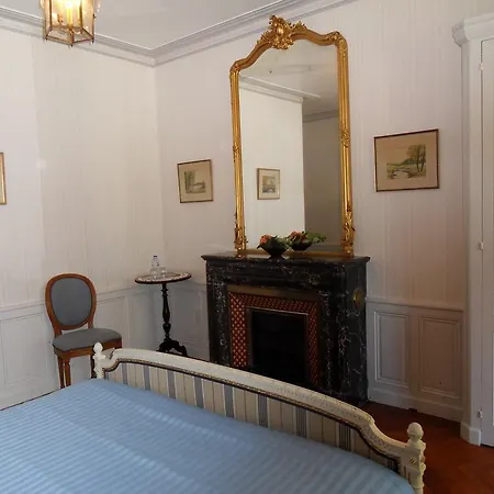 Chateau De La Motte Bed & Breakfast