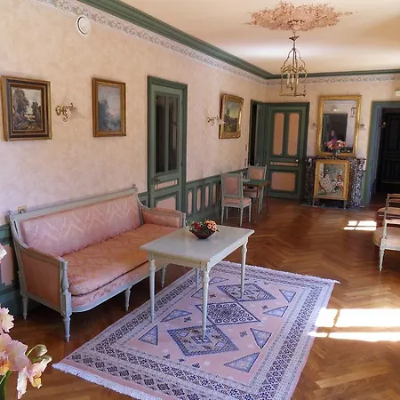 Bed and Breakfast Chateau De La Motte Noailly