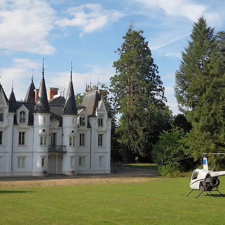 Chateau De La Motte Bed & Breakfast Noailly