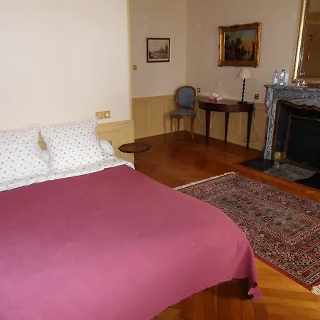 Bed and Breakfast Chateau De La Motte Noailly