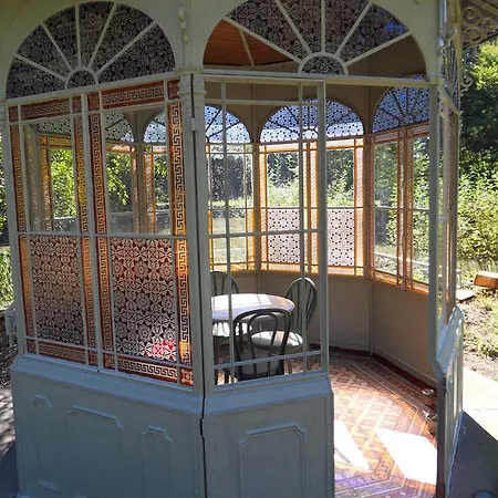 Bed & Breakfast Chateau De La Motte Noailly
