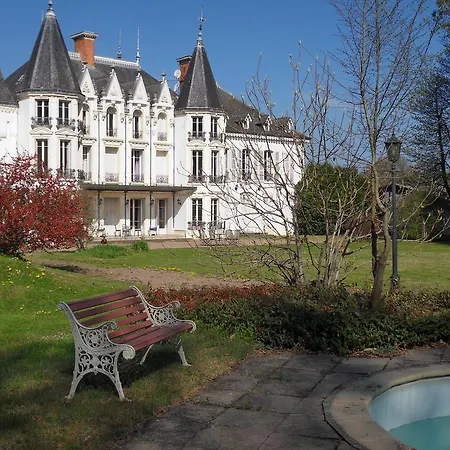 德拉莫特堡酒店 Noailly