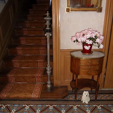 Bed & Breakfast Chateau De La Motte Noailly