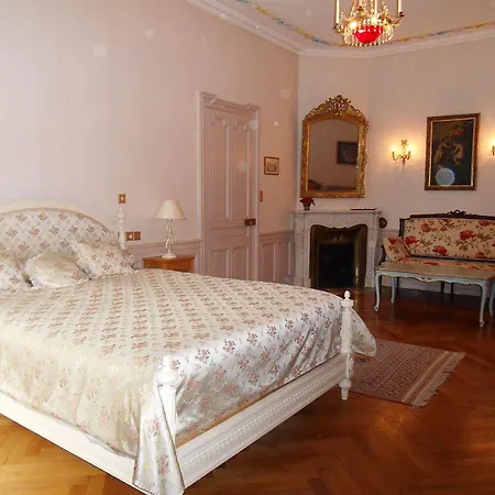Chateau De La Motte Bed & Breakfast Noailly
