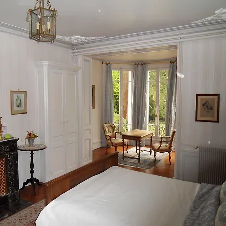 Bed & Breakfast Chateau De La Motte Noailly