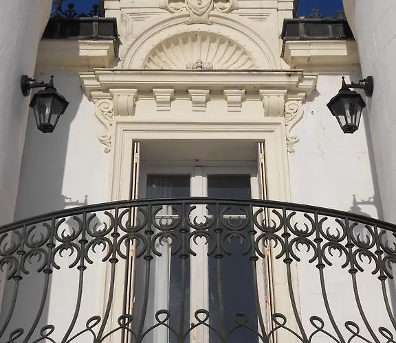 Chateau De La Motte Bed & Breakfast