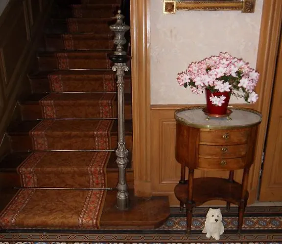 Bed & Breakfast Chateau De La Motte Noailly